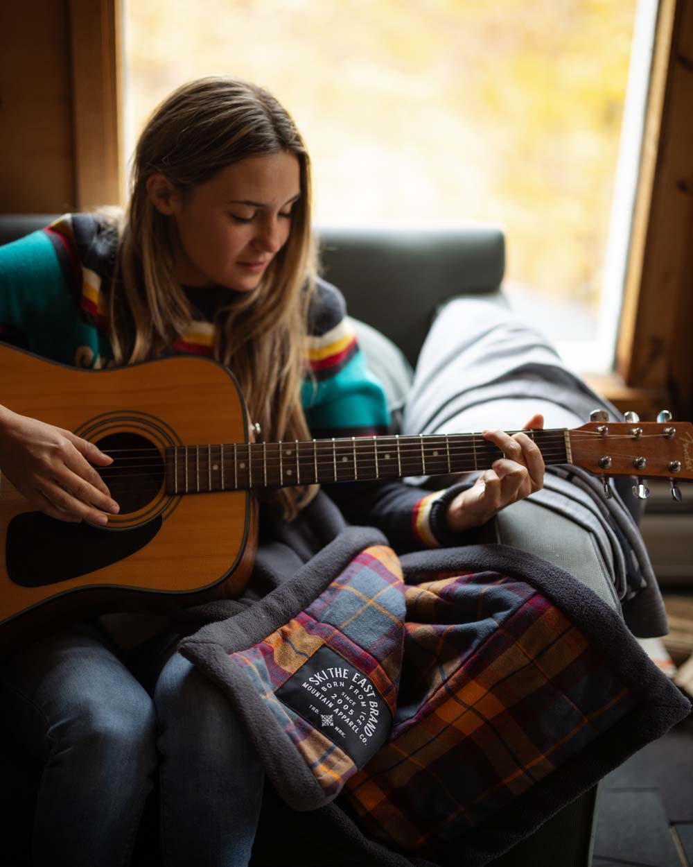 Fireside Fleece Blanket - Barn Blizzard