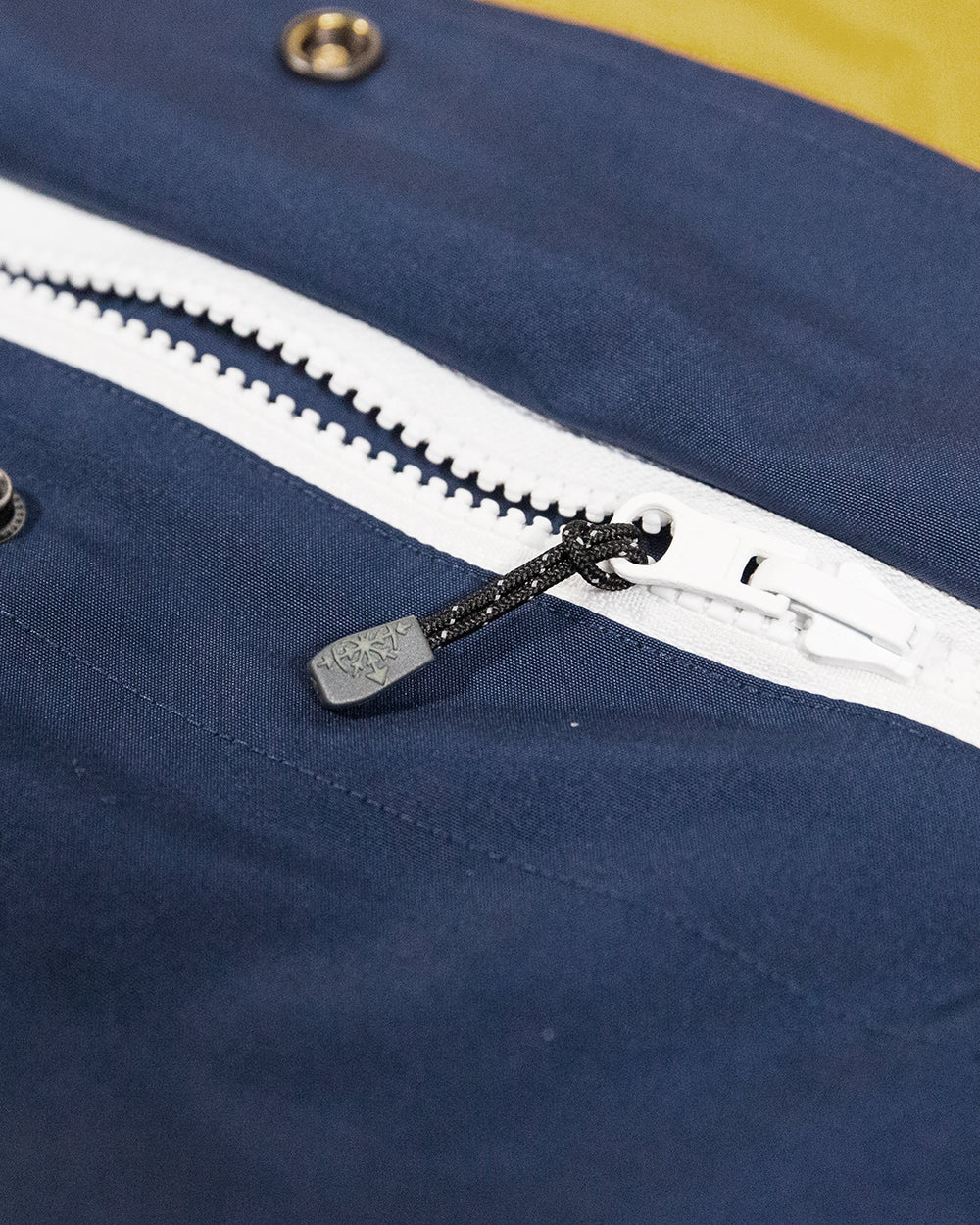 Gale Force Anorak Jacket Solar Ski The East